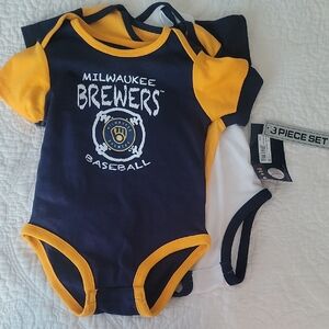 Genuine Merchandise Milwaukee Brewers 3 Piece Set Baby Onsies